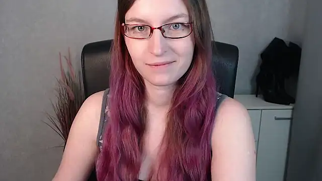 Snapshot of emmaxDelight chatting on February 12, 10:14 am emmaxDelight online show from February 12, 10:14 am