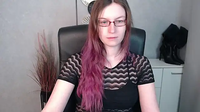 Snapshot of emmaxDelight chatting on February 13, 6:30 am emmaxDelight online show from February 13, 6:30 am