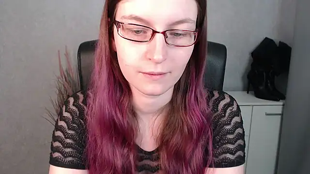 Snapshot of emmaxDelight chatting on February 13, 9:41 am emmaxDelight online show from February 13, 9:41 am