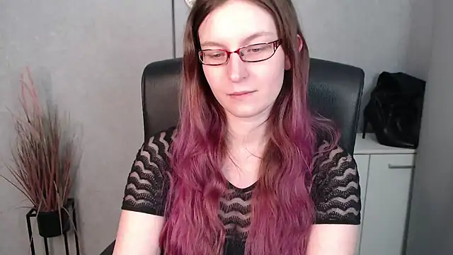 Snapshot of emmaxDelight chatting on February 13, 12:43 pm emmaxDelight online show from February 13, 12:43 pm