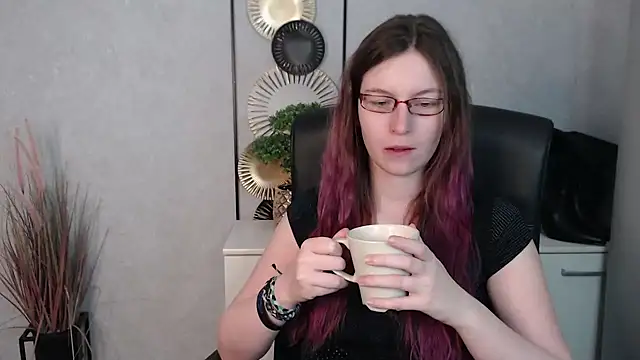 Snapshot of emmaxDelight chatting on February 14, 6:34 am emmaxDelight online show from February 14, 6:34 am