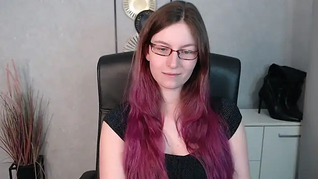 Snapshot of emmaxDelight chatting on February 14, 9:34 am emmaxDelight online show from February 14, 9:34 am