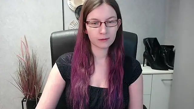 Snapshot of emmaxDelight chatting on February 18, 10:05 am emmaxDelight online show from February 18, 10:05 am