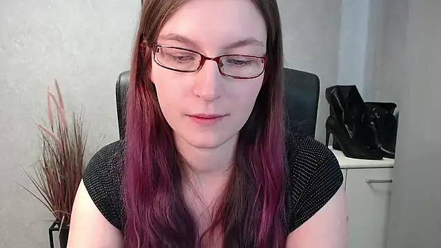 Snapshot of emmaxDelight chatting on February 18, 1:11 pm emmaxDelight online show from February 18, 1:11 pm