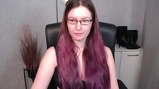 Snapshot of emmaxDelight chatting on February 27, 9:43 am emmaxDelight online show from February 27, 9:43 am