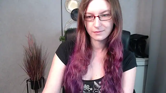 Snapshot of emmaxDelight chatting on March 3, 6:37 am emmaxDelight online show from March 3, 6:37 am