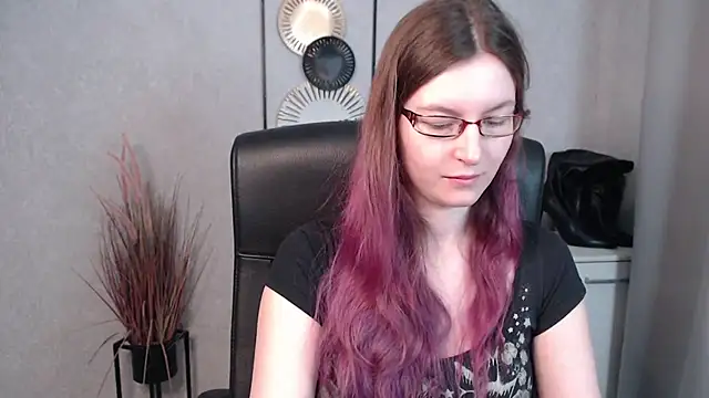 Snapshot of emmaxDelight chatting on March 4, 6:37 am emmaxDelight online show from March 4, 6:37 am