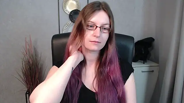 Snapshot of emmaxDelight chatting on March 5, 10:33 am emmaxDelight online show from March 5, 10:33 am