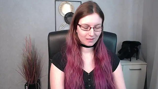 Snapshot of emmaxDelight chatting on March 18, 10:25 am emmaxDelight online show from March 18, 10:25 am