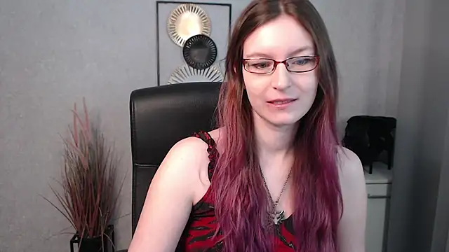 Snapshot of emmaxDelight chatting on March 20, 6:41 am emmaxDelight online show from March 20, 6:41 am