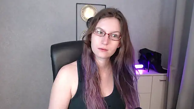 Snapshot of emmaxDelight chatting on September 11, 5:29 am emmaxDelight online show from September 11, 5:29 am