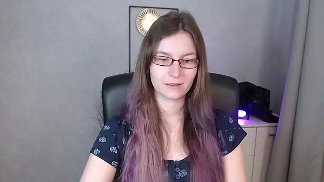 Snapshot of emmaxDelight chatting on September 15, 5:51 am emmaxDelight online show from September 15, 5:51 am