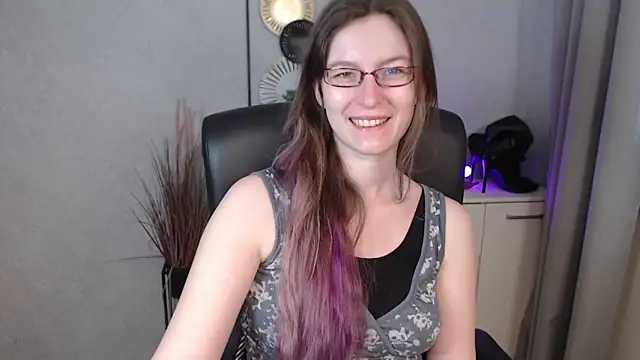 Snapshot of emmaxDelight chatting on September 24, 6:17 am emmaxDelight online show from September 24, 6:17 am