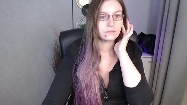 Snapshot of emmaxDelight chatting on October 2, 5:25 am emmaxDelight online show from October 2, 5:25 am