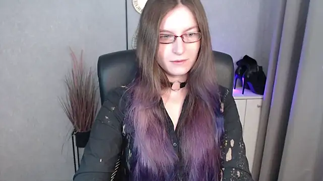 Snapshot of emmaxDelight chatting on October 7, 5:37 am emmaxDelight online show from October 7, 5:37 am