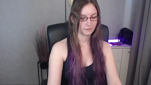 Snapshot of emmaxDelight chatting on October 20, 12:27 pm emmaxDelight online show from October 20, 12:27 pm