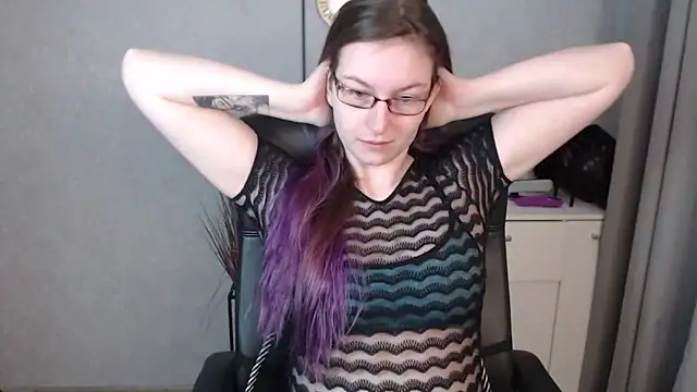 Snapshot of emmaxDelight chatting on October 23, 6:45 am emmaxDelight online show from October 23, 6:45 am