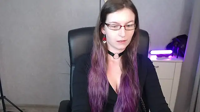 Snapshot of emmaxDelight chatting on October 27, 6:28 am emmaxDelight online show from October 27, 6:28 am