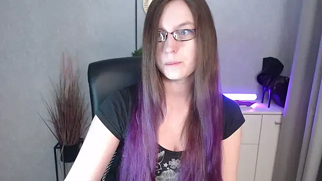 Snapshot of emmaxDelight chatting on November 22, 7:07 am emmaxDelight online show from November 22, 7:07 am