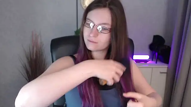 Snapshot of emmaxDelight chatting on November 27, 6:26 am emmaxDelight online show from November 27, 6:26 am