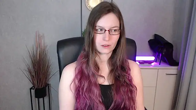 emmaxDelight online show from January 7, 6:27 am