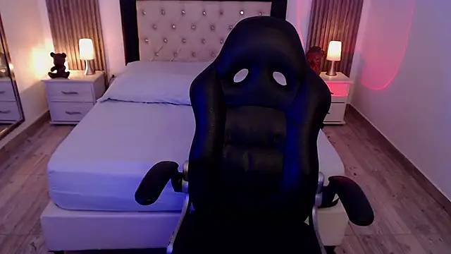 Snapshot of zoe_jones13 chatting on September 30, 3:22 am zoe jones13 online show from September 30, 3:22 am