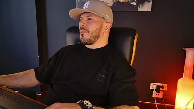 AngeloEric online show from April 16, 9:54 am