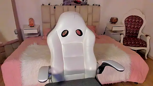 zoe turnner 18 online show from October 26, 11:38 am