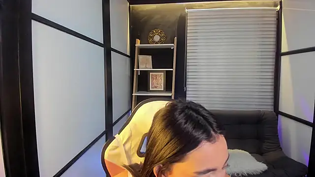 Snapshot of lilithTeen1_ chatting on December 30, 4:42 am lilithTeen1 online show from December 30, 4:42 am