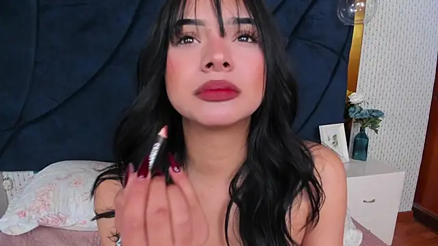 Snapshot of LARISSAEVANS chatting on November 11, 3:06 am LARISSAEVANS online show from November 11, 3:06 am