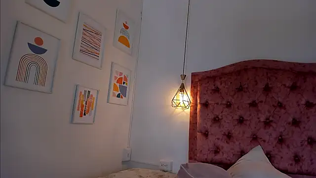 Snapshot of aprill21_ chatting on December 2, 1:46 pm aprill21 online show from December 2, 1:46 pm