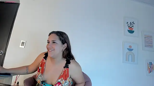 Snapshot of aprill21_ chatting on January 4, 5:37 pm aprill21 online show from January 4, 5:37 pm