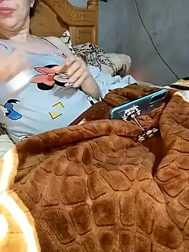 Snapshot of jijijoudia chatting on January 26, 10:24 pm jijijoudia online show from January 26, 10:24 pm