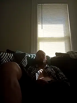 Snapshot of armdy371 chatting on October 21, 4:51 pm armdy371 online show from October 21, 4:51 pm