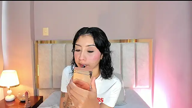 MelissaFoxx online show from April 17, 12:30 pm