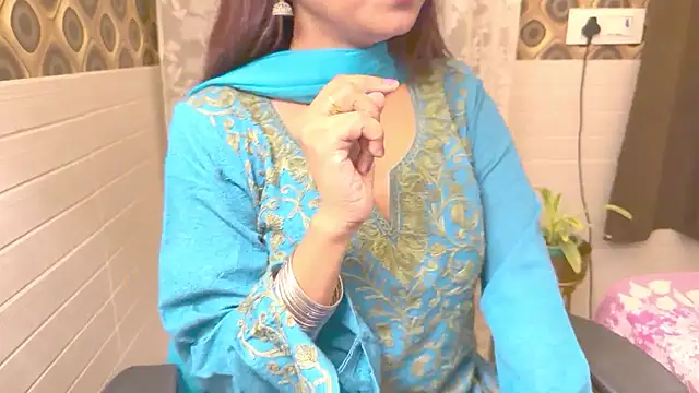 Snapshot of Your_Sassy_Goddess chatting on January 17, 5:08 pm Your Sassy Goddess online show from January 17, 5:08 pm