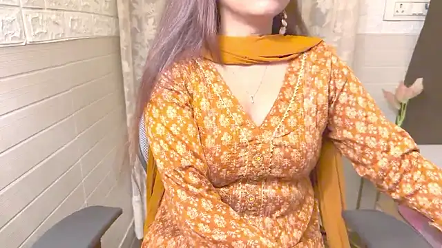 Snapshot of Your_Sassy_Goddess chatting on March 19, 4:45 pm Your Sassy Goddess online show from March 19, 4:45 pm