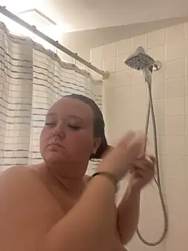 Snapshot of Princess_Peach69 chatting on December 15, 3:33 am Princess Peach69 online show from December 15, 3:33 am