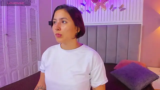 Snapshot of dyvis_22 chatting on January 19, 11:45 am dyvis 22 online show from January 19, 11:45 am