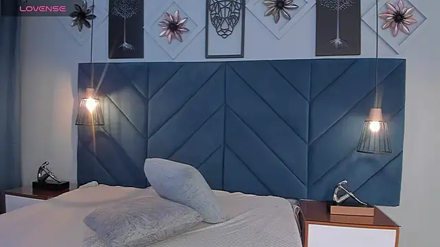 Snapshot of dyvis_22 chatting on February 10, 1:14 am dyvis 22 online show from February 10, 1:14 am