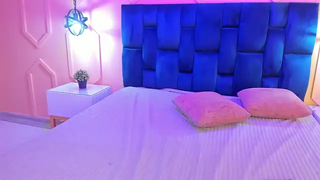 Snapshot of dyvis_22 chatting on February 18, 8:36 pm dyvis 22 online show from February 18, 8:36 pm