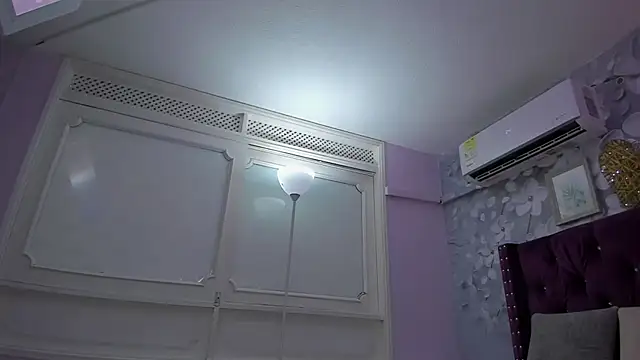 Snapshot of dyvis_22 chatting on February 27, 8:53 pm dyvis 22 online show from February 27, 8:53 pm