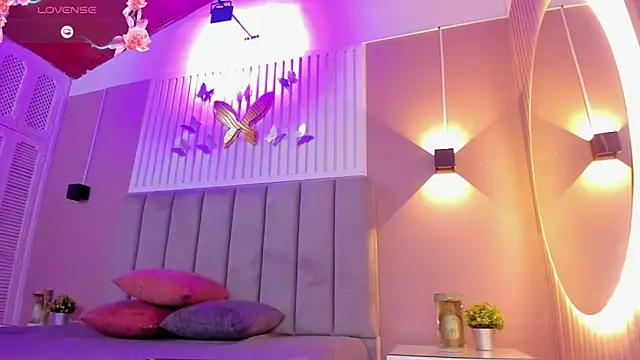 Snapshot of dyvis_22 chatting on March 1, 5:27 pm dyvis 22 online show from March 1, 5:27 pm