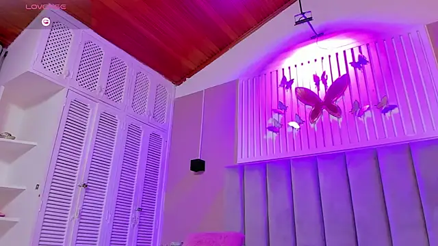 Snapshot of dyvis_22 chatting on October 21, 11:33 am dyvis 22 online show from October 21, 11:33 am