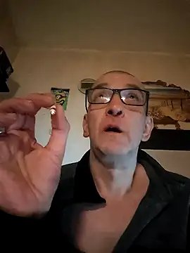 Snapshot of Nylonschlampe510 chatting on September 11, 1:49 am Nylonschlampe510 online show from September 11, 1:49 am