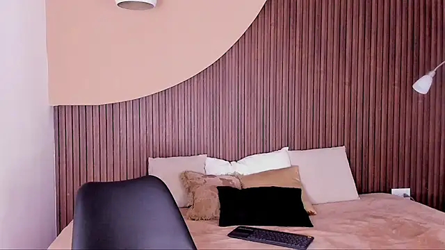 Snapshot of zander_2120 chatting on March 9, 2:10 pm zander 2120 online show from March 9, 2:10 pm