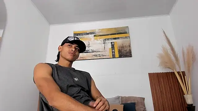 Snapshot of zander_2120 chatting on October 28, 1:14 pm zander 2120 online show from October 28, 1:14 pm