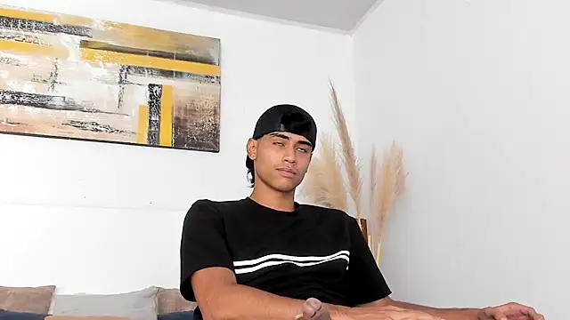 Snapshot of zander_2120 chatting on October 29, 1:24 pm zander 2120 online show from October 29, 1:24 pm