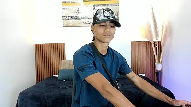 Snapshot of zander_2120 chatting on November 10, 1:43 pm zander 2120 online show from November 10, 1:43 pm