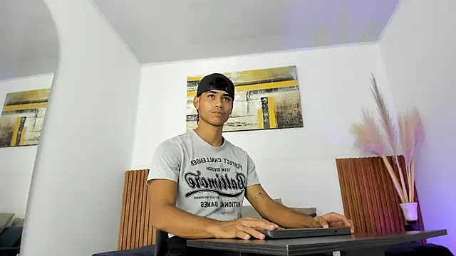 Snapshot of zander_2120 chatting on November 14, 1:21 pm zander 2120 online show from November 14, 1:21 pm